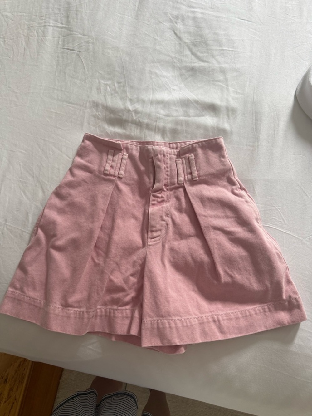 XiRENA High-Waist Pink Pleated Shorts